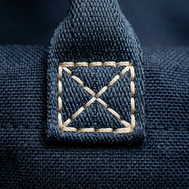 Detailaufnahme der Industrie-Zugschlaufe aus Textil